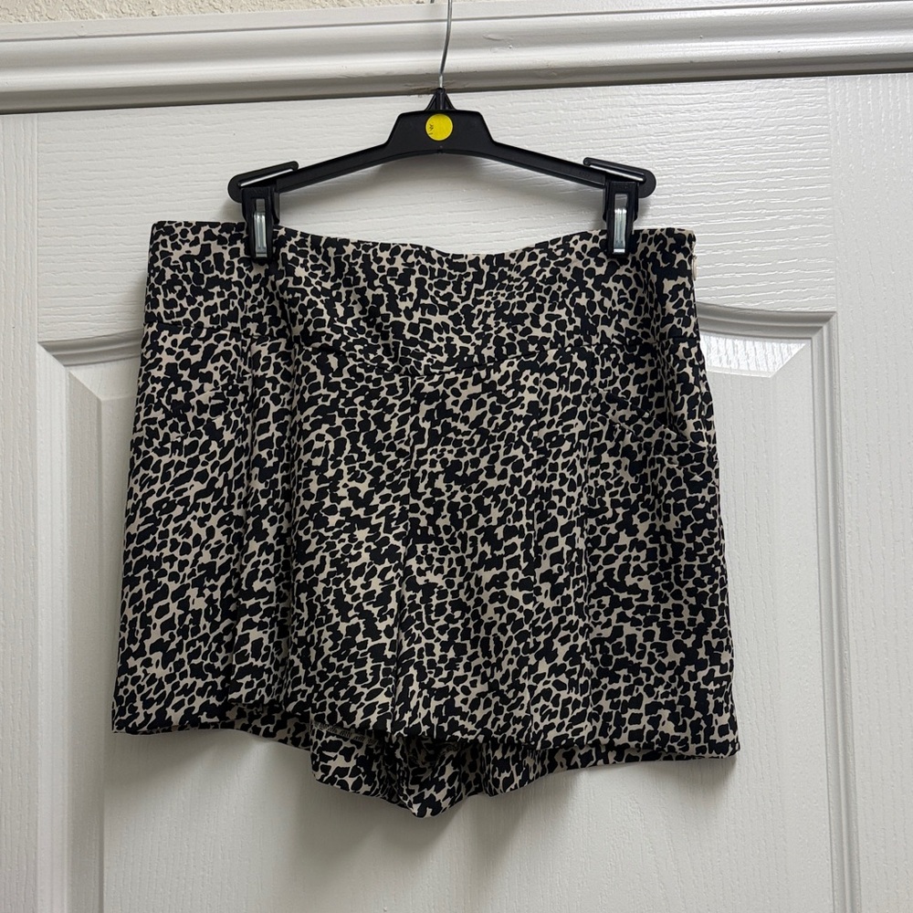 LOFT Black and Cream High Waist Women's Shorts